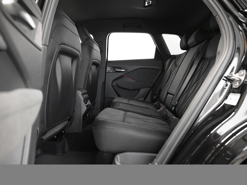 Audi Q3 TFSI S tronic AHK+Sonnenschutzverglasung++Sportlederlenkrad