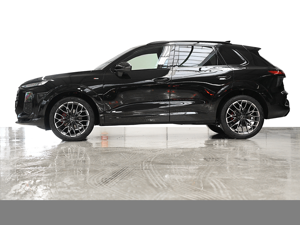 Audi Q3 TFSI S tronic AHK+Sonnenschutzverglasung++Sportlederlenkrad