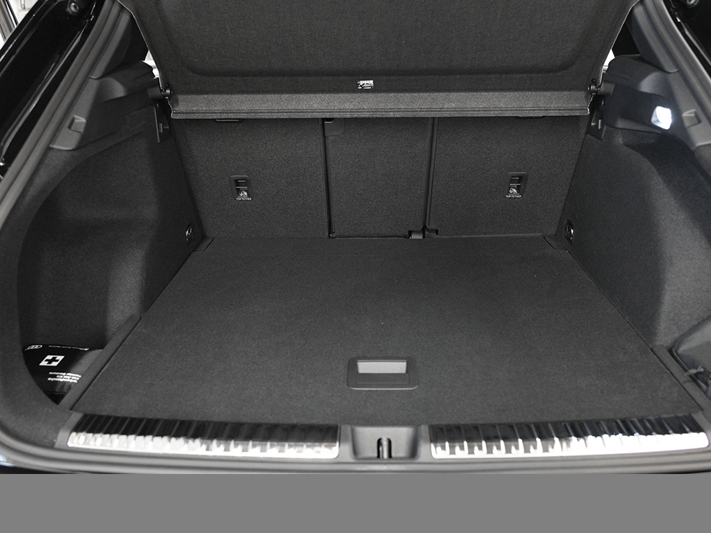 Audi Q3 TFSI S tronic AHK+Sonnenschutzverglasung++Sportlederlenkrad