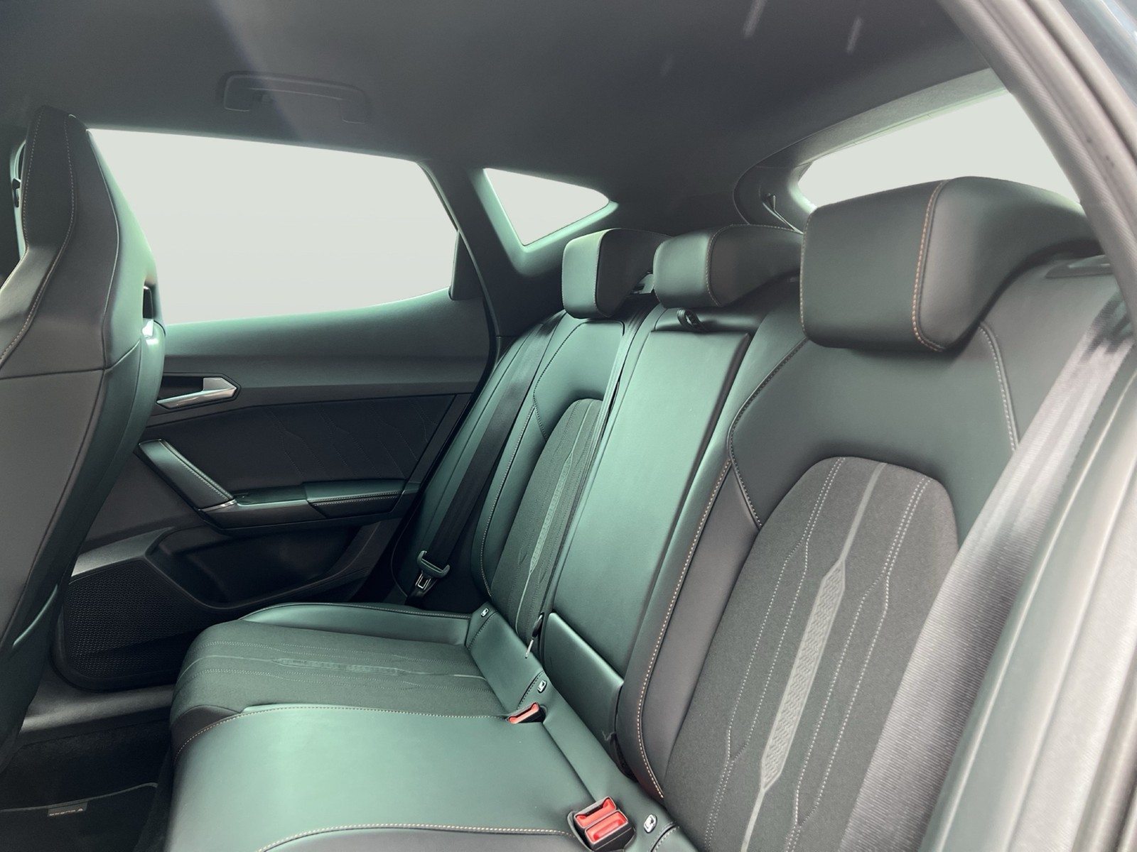 Cupra Formentor 2.0 VZ 4X4 CAM ACC LM19 NAVI SITZHEIZ.