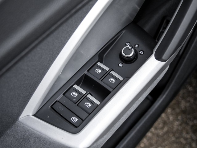 Audi Q3 45 HYBRID ACC LM18 eKLAPPE CARPLAY