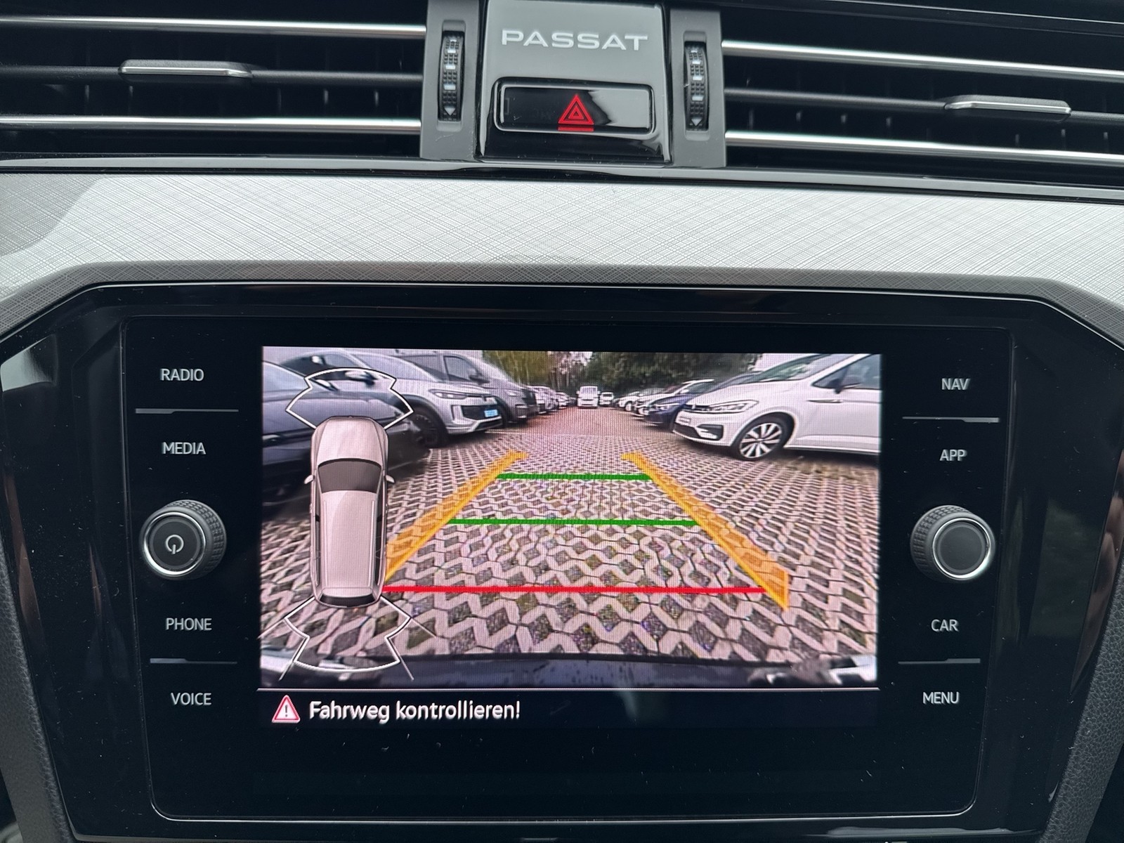 Volkswagen Passat Variant 2.0 BUSINESS ALU18 MATRIX NAVI AHK