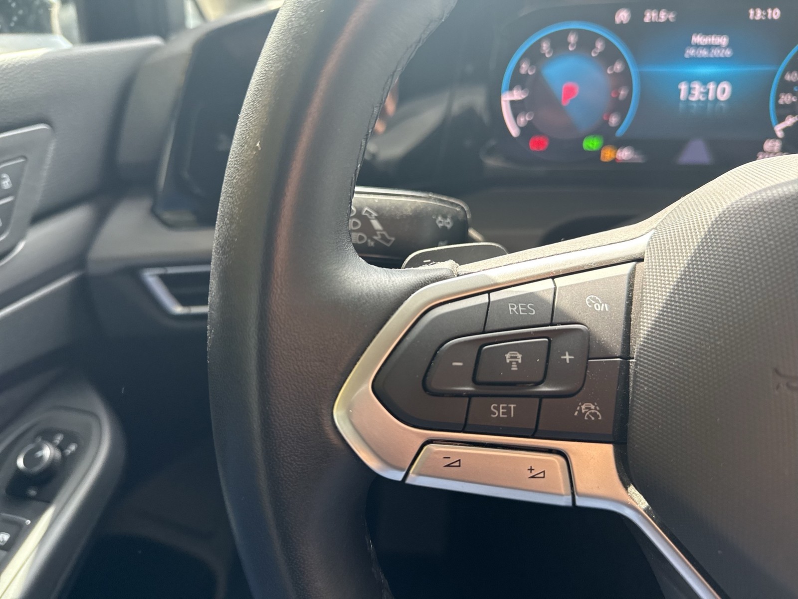 Volkswagen Golf 1.5 eTSI STYLE KAMERA LED+ ACC ALU17"