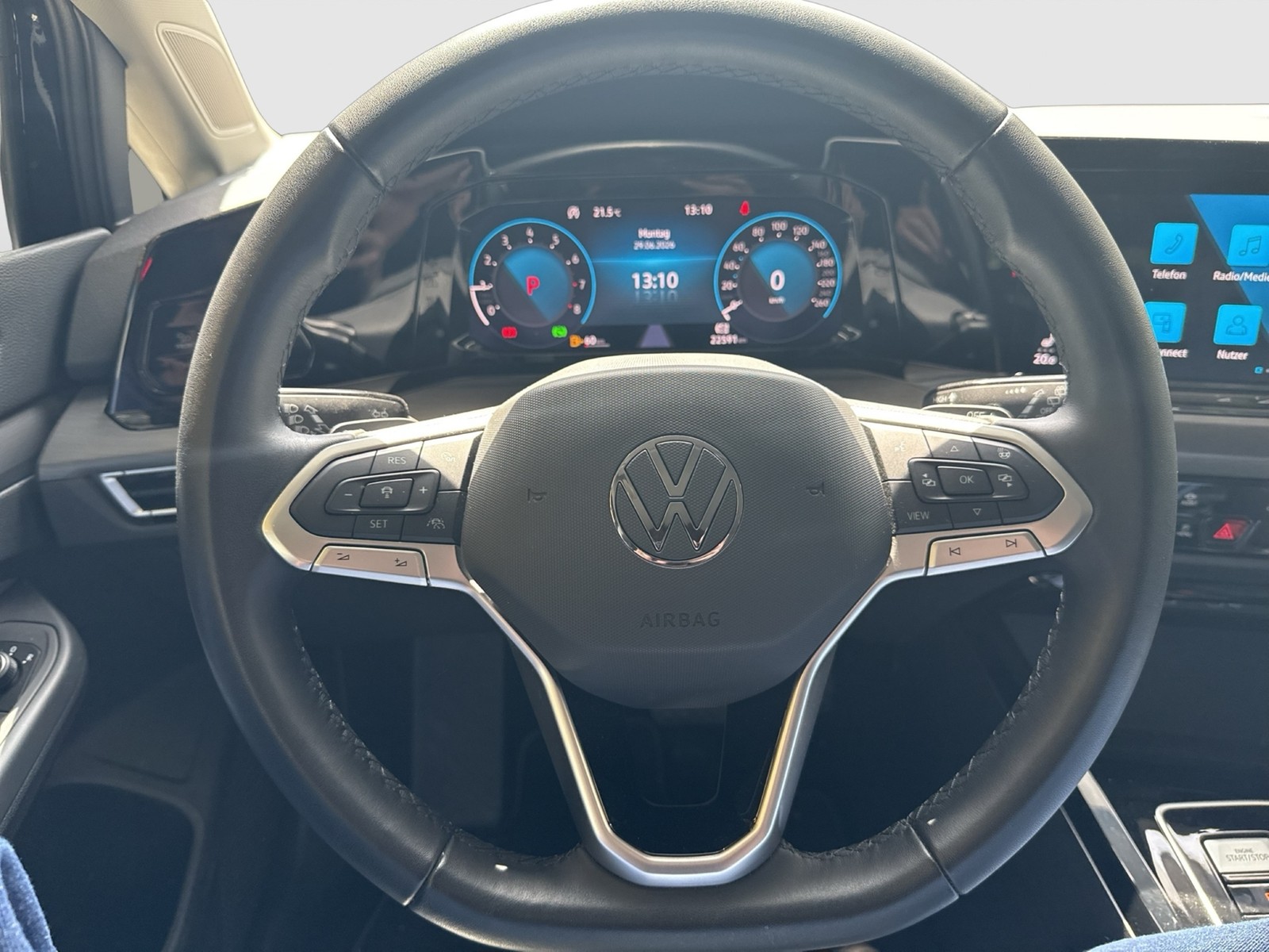 Volkswagen Golf 1.5 eTSI STYLE KAMERA LED+ ACC ALU17"