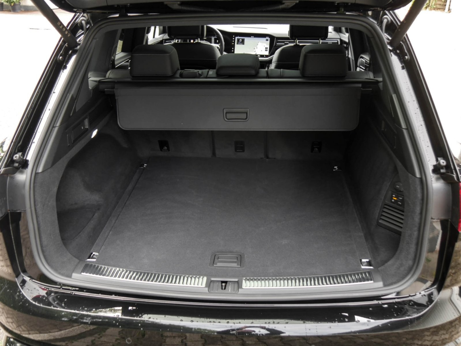 Volkswagen Touareg V6 TSI R-LINE NEUES MODELL STANDHZ. PANO