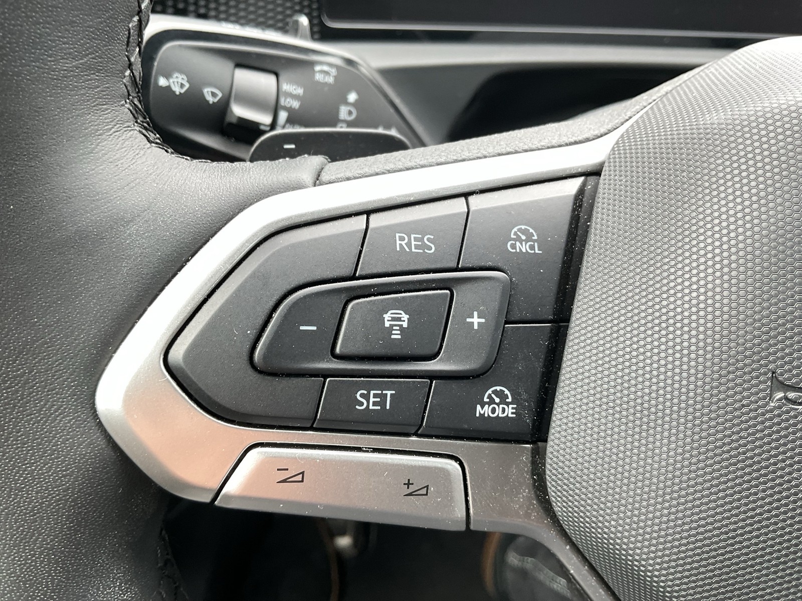 Volkswagen Tiguan 1.5 eTSI GOAL AHK 360°CAM ACC LM18 NAVI