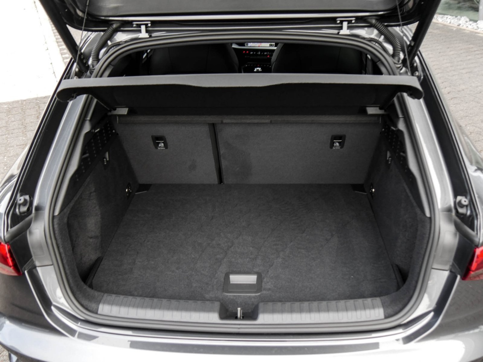 Audi A3 Sportback 35 S LINE FACELIFT AHK CAM ACC LM19