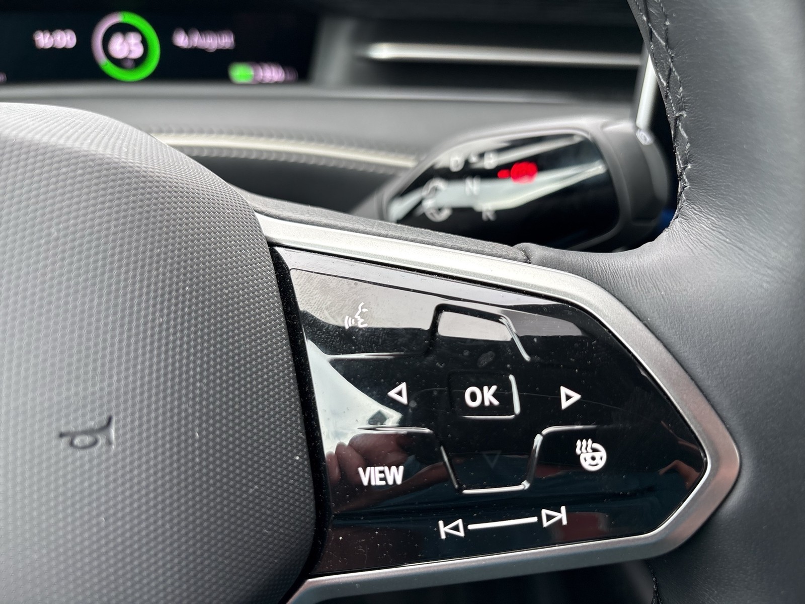 Volkswagen ID.7 PRO WÄRMEPUMPE AHK 360°CAM ACC LM20 HEAD-UP