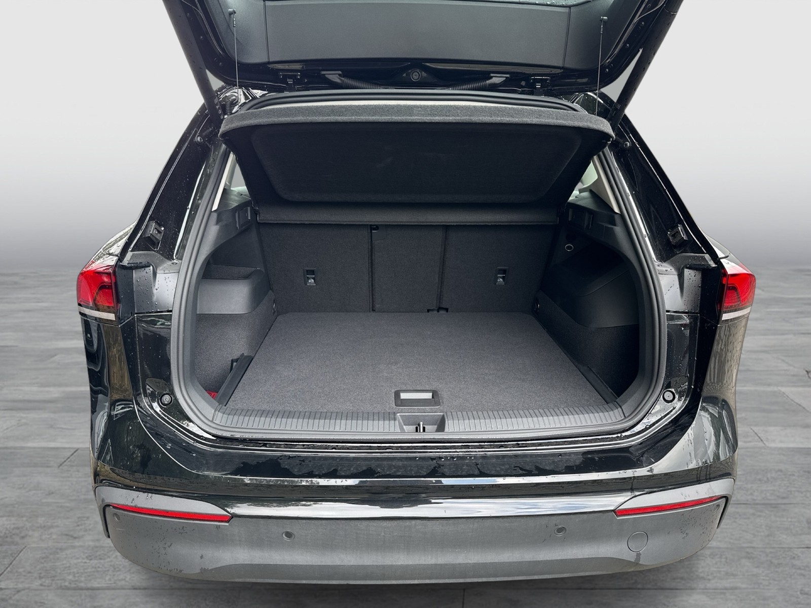 Volkswagen Tiguan 1.5 eTSI LIFE AHK CAM ACC LM18 E-KLAPPE