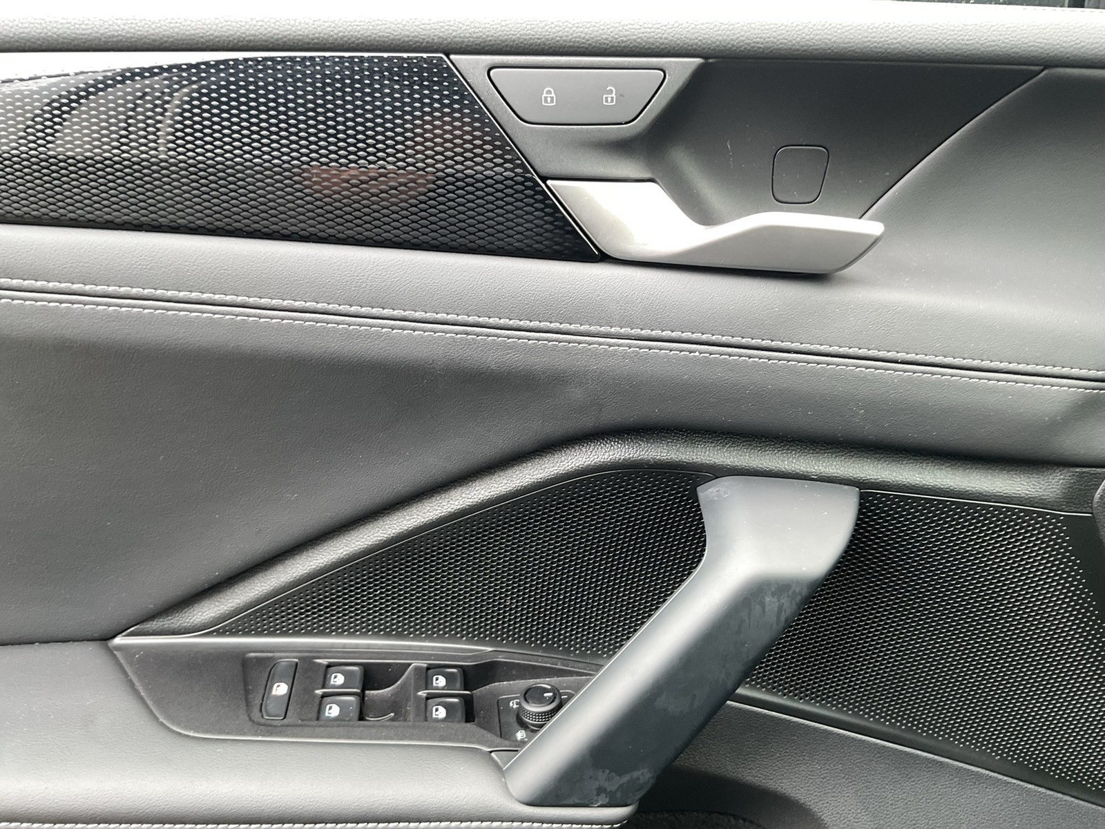 Volkswagen Tiguan 1.5 eTSI LIFE AHK CAM ACC NAVI CARPLAY