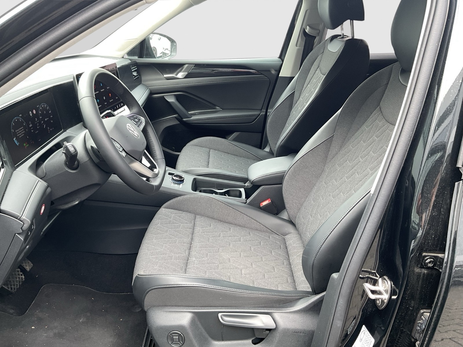 Volkswagen Tiguan 1.5 eTSI LIFE AHK CAM ACC NAVI CARPLAY