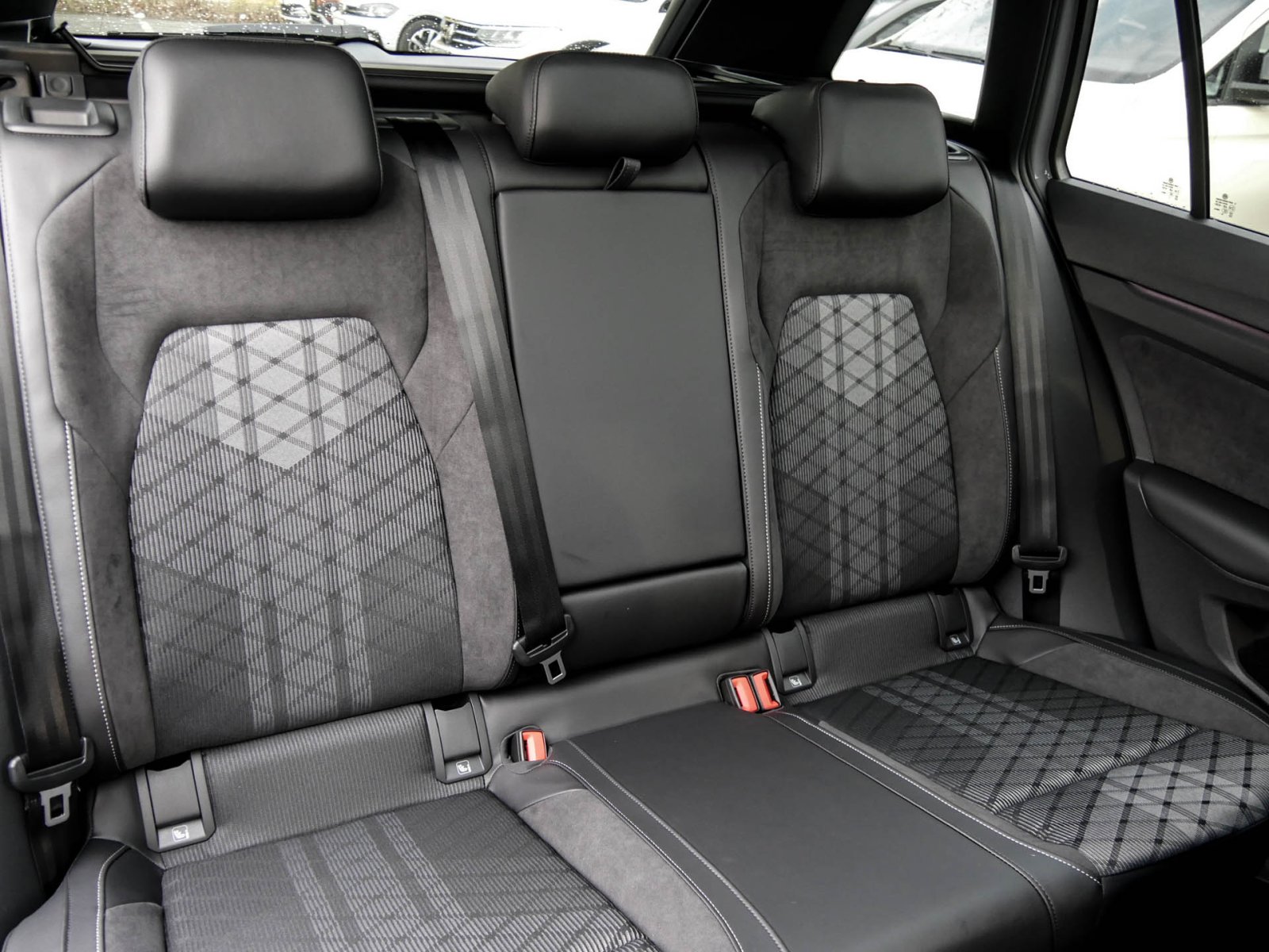 Volkswagen Golf Variant 1.5 R-LINE DSG