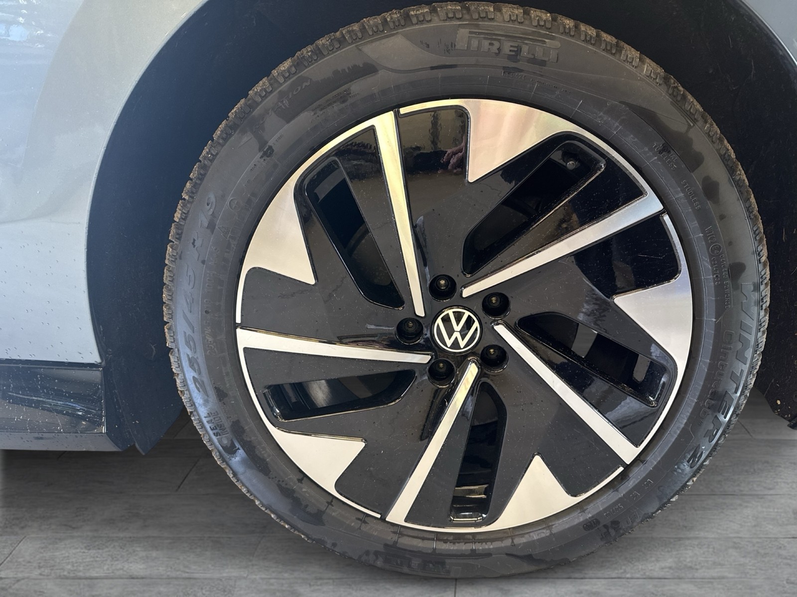 Volkswagen ID.7 GTX 4X4 WÄRMEPUMPE PANO AHK 360CAM ACC LM21