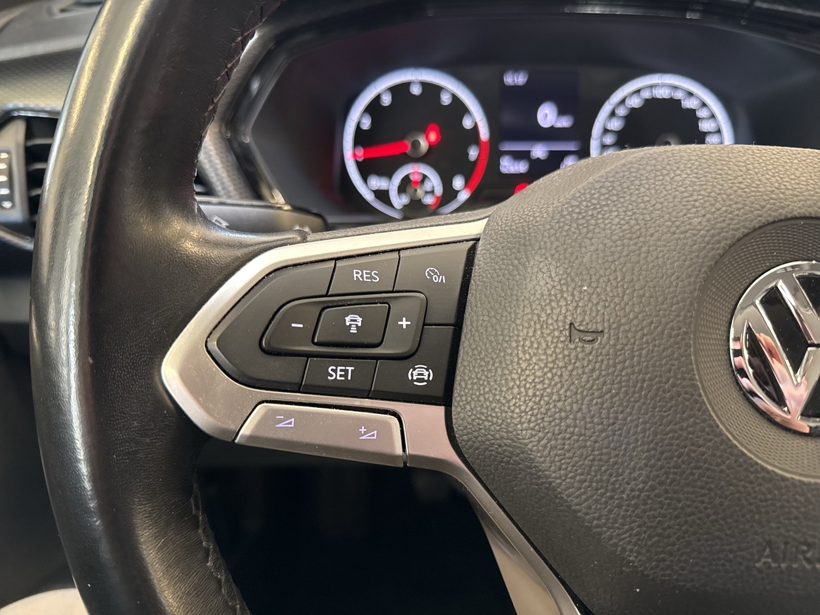 Volkswagen T-Cross 1.0 LIFE CAM ACC CARPLAY ALU SITZHEIZUNG