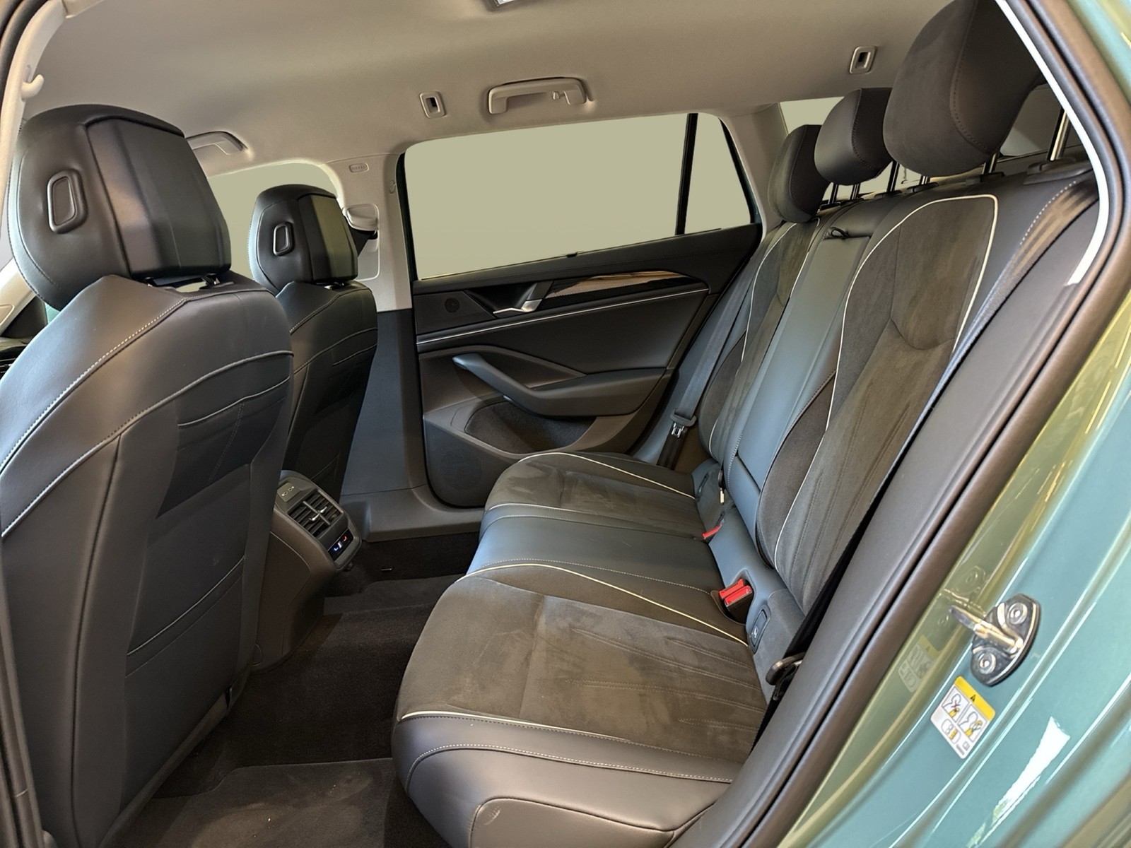 Volkswagen Passat Variant 2.0 BUSINESS CAM ACC EKLAPPE NAVI