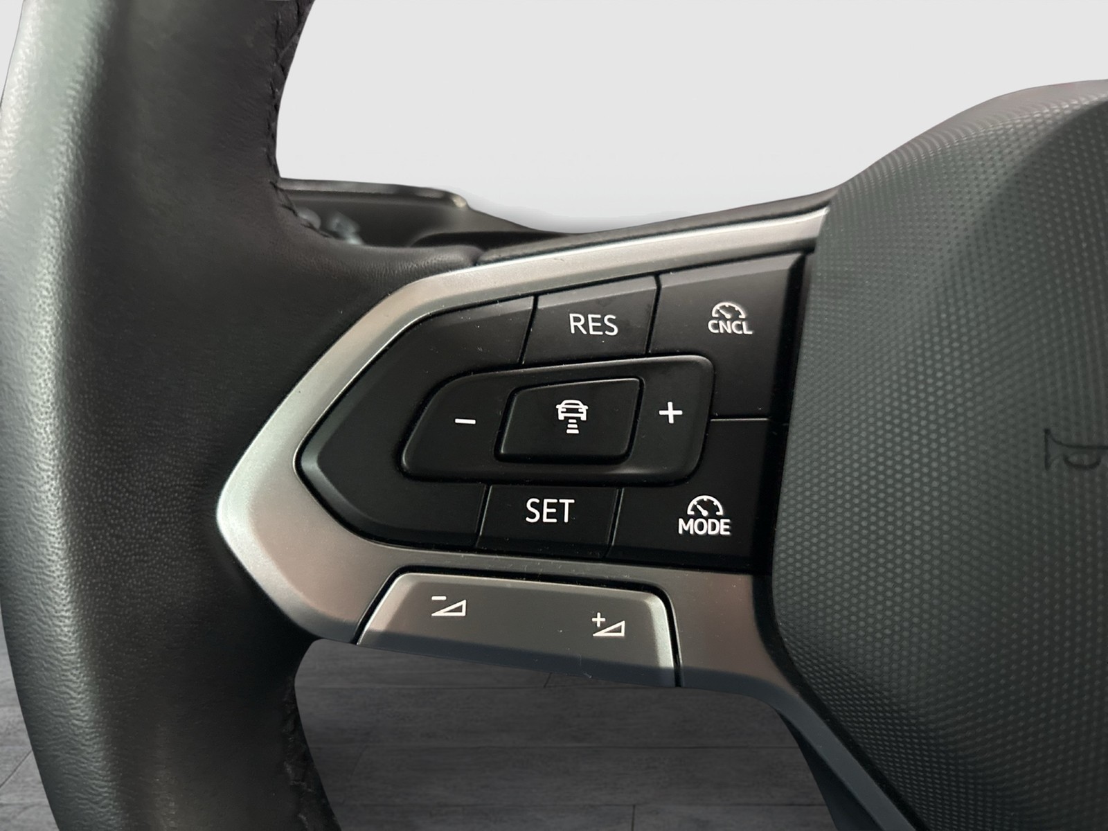 Volkswagen Caddy 2.0 GOAL CAM ACC LM17 NAVI LED SITZHEIZUNG