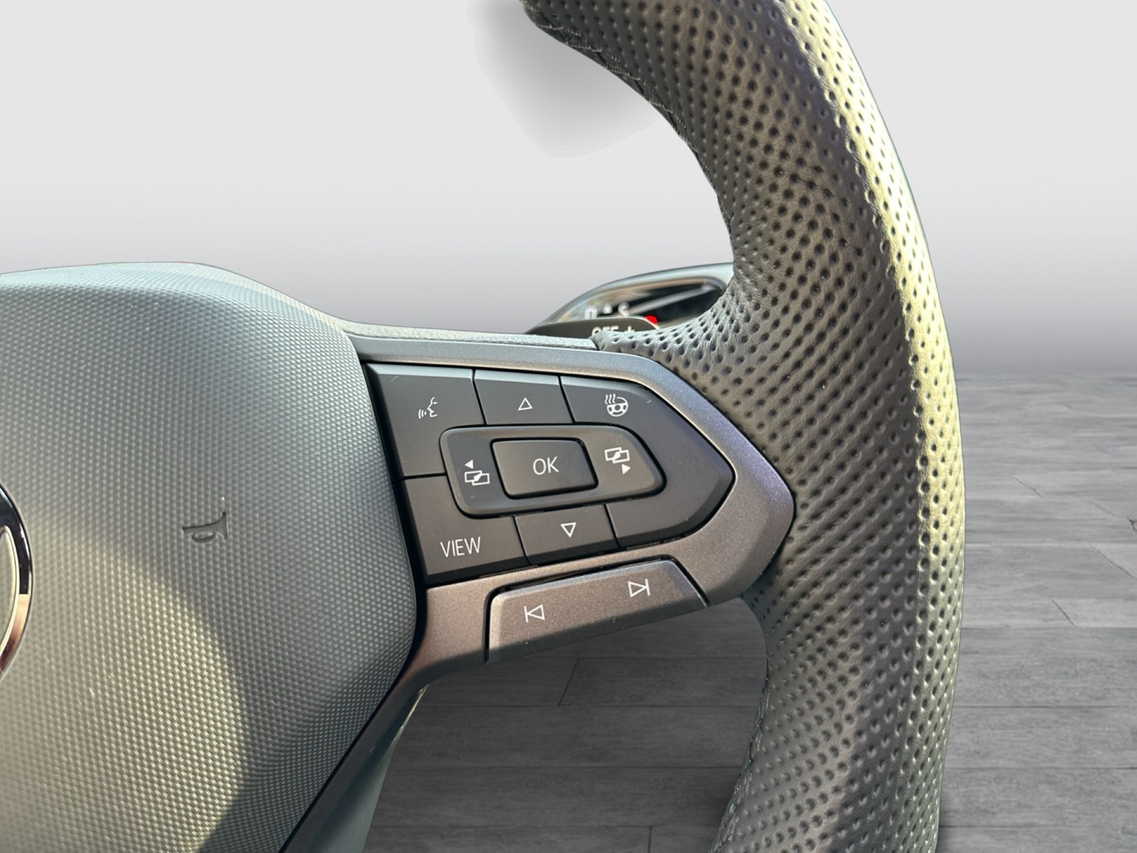 Volkswagen Tayron 1.5 HYBRID R-LINE BLACK STYLE AHK 360°CAM