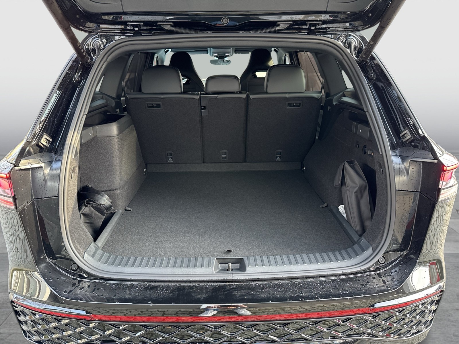 Volkswagen Tayron 1.5 HYBRID R-LINE BLACK STYLE AHK 360°CAM