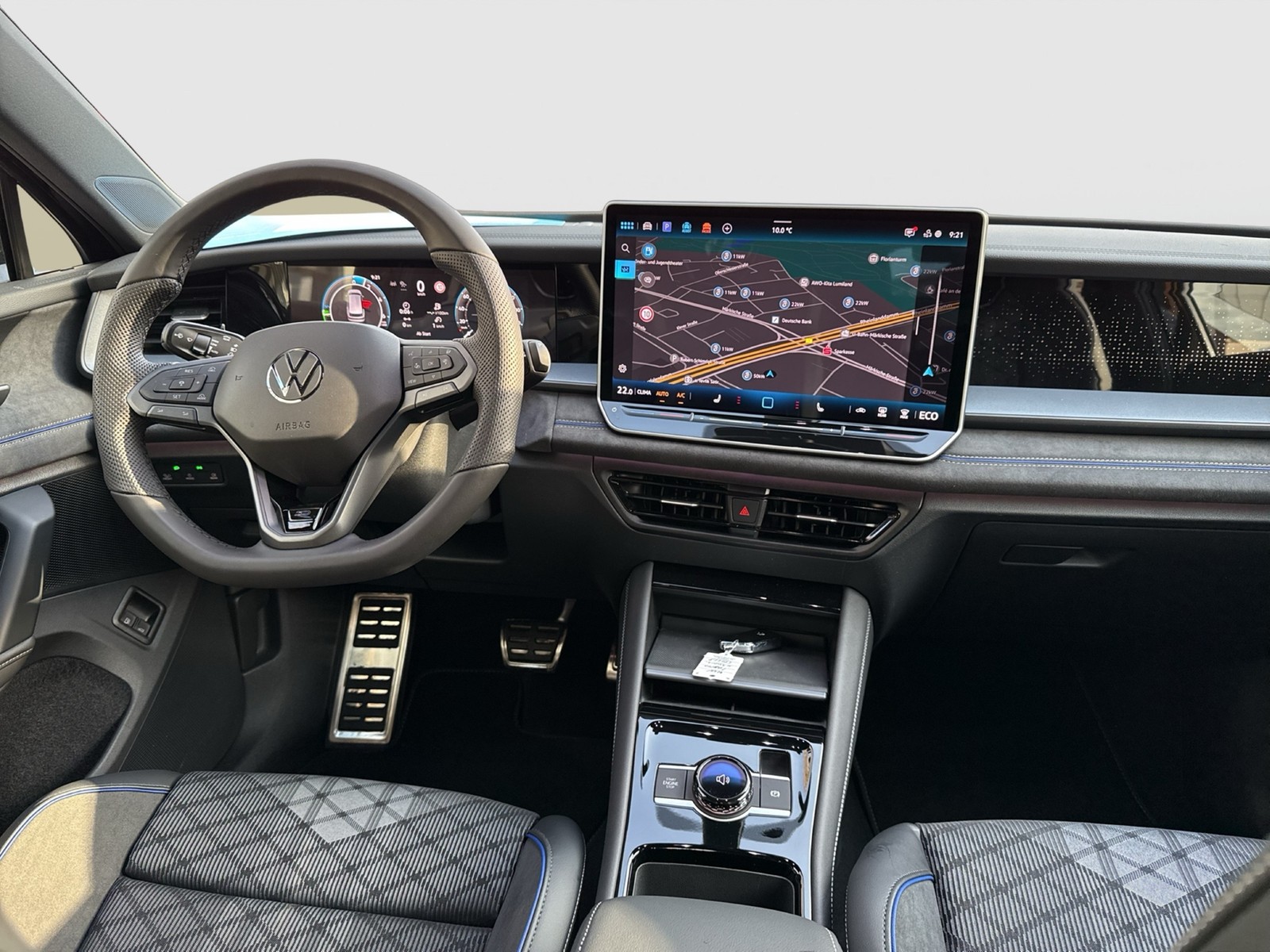 Volkswagen Tayron 1.5 HYBRID R-LINE BLACK STYLE AHK 360°CAM