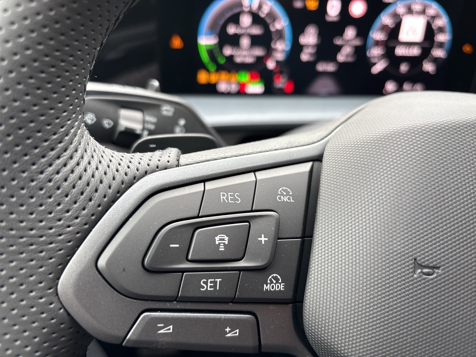 Volkswagen Tayron 1.5 HYBRID R-LINE BLACK STYLE AHK 360°CAM