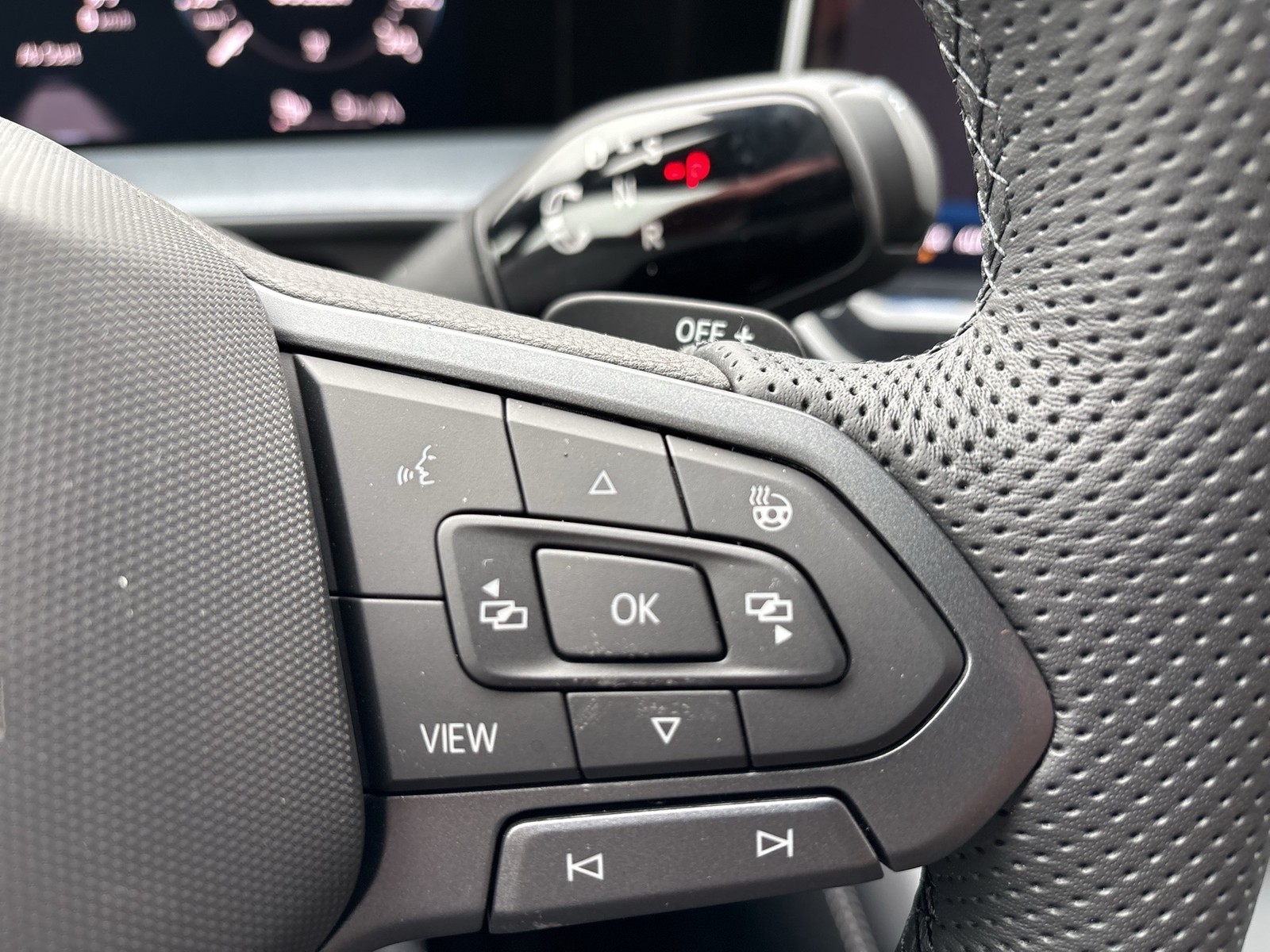 Volkswagen Tayron 1.5 HYBRID R-LINE BLACK STYLE AHK 360°CAM