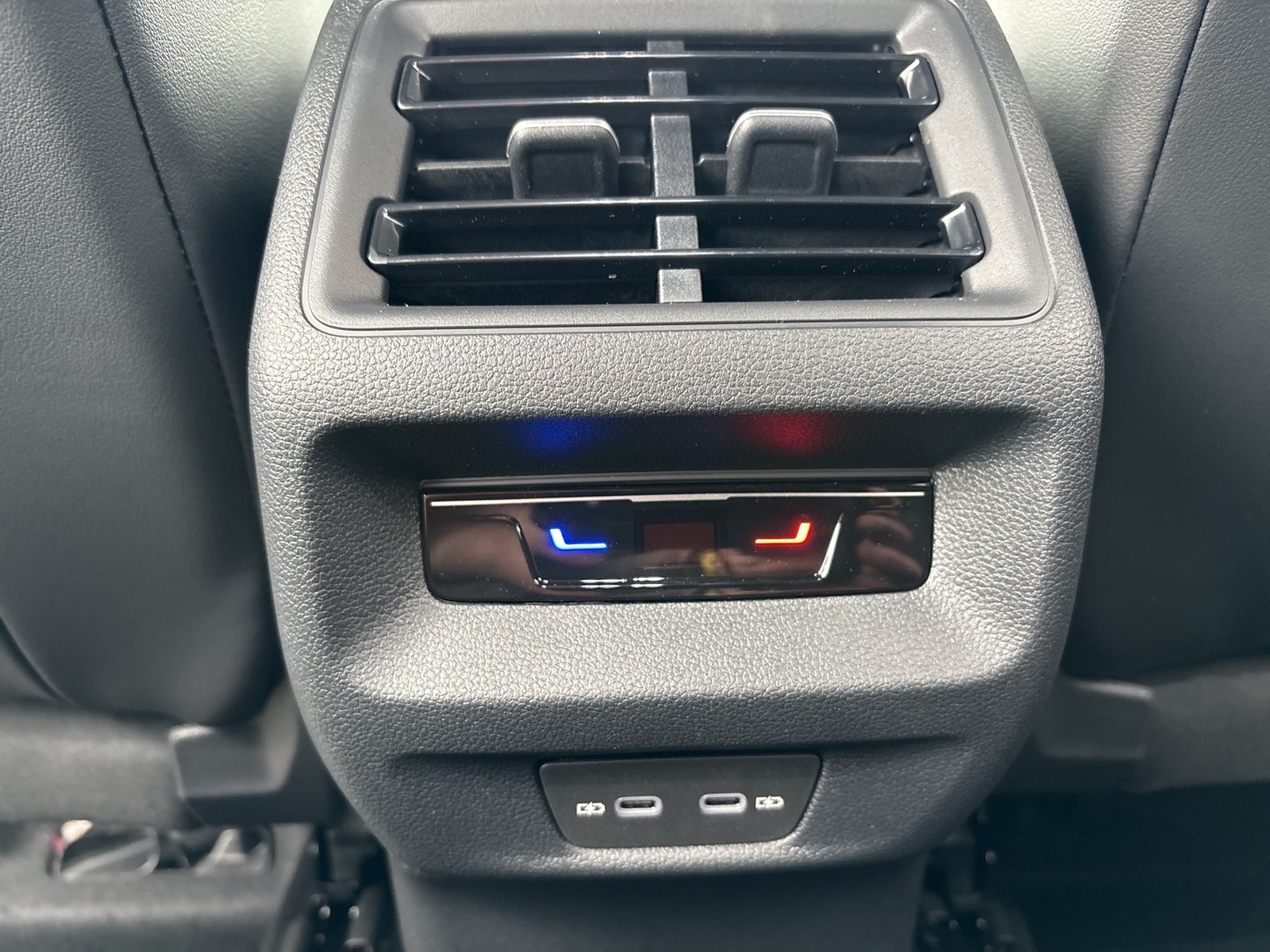 Volkswagen Tayron 1.5 HYBRID R-LINE BLACK STYLE AHK 360°CAM