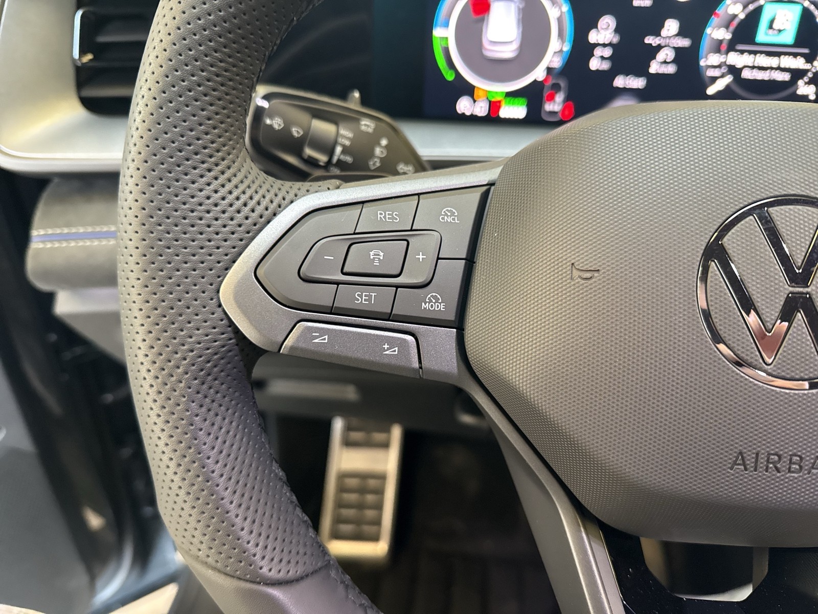 Volkswagen Tayron 1.5 HYBRID R-LINE BLACK STYLE AHK 360°CAM