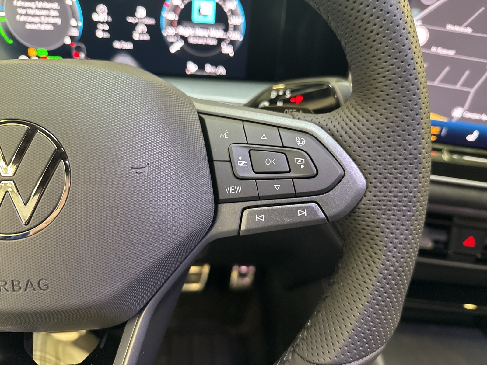 Volkswagen Tayron 1.5 HYBRID R-LINE BLACK STYLE AHK 360°CAM