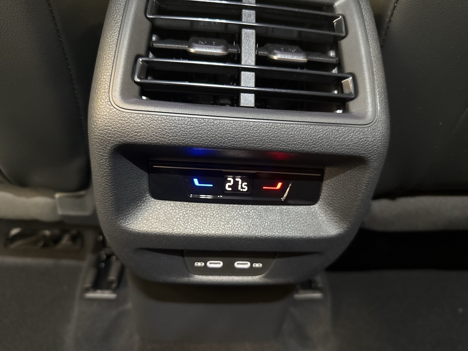 Volkswagen Tayron 1.5 HYBRID R-LINE BLACK STYLE AHK 360°CAM