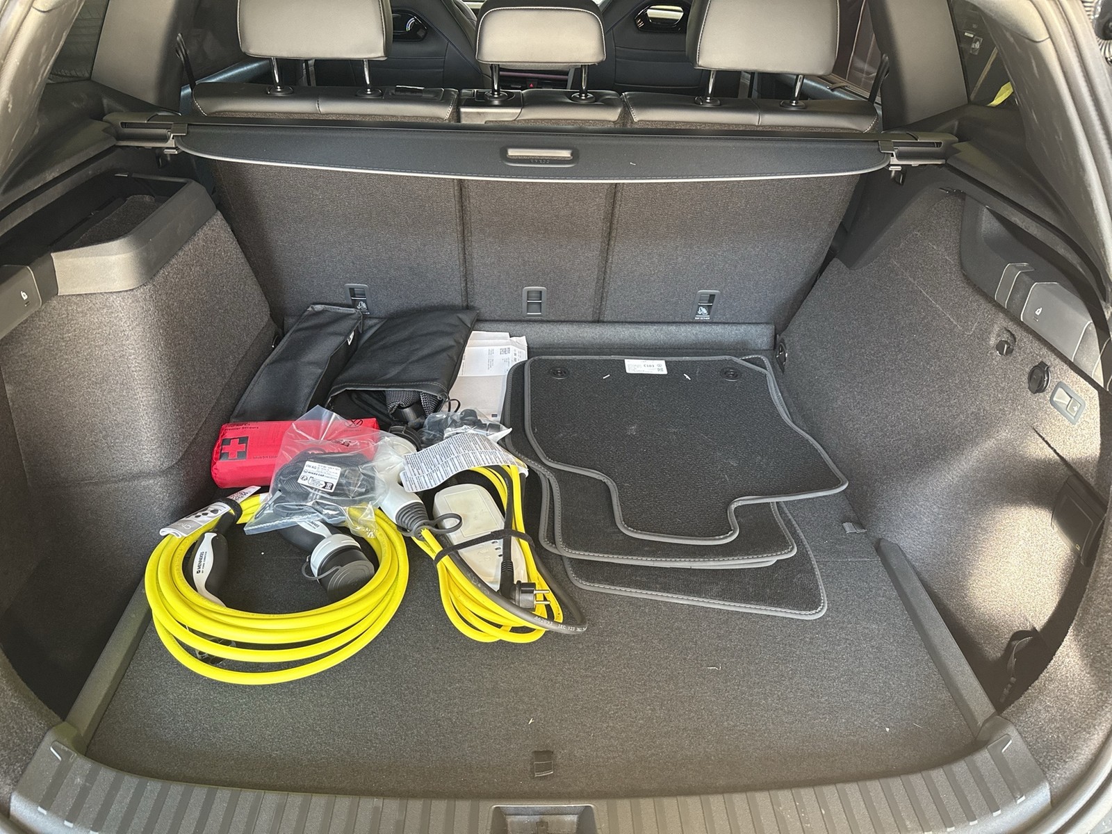 Volkswagen Tayron 1.5 HYBRID R-LINE BLACK STYLE AHK 360°CAM