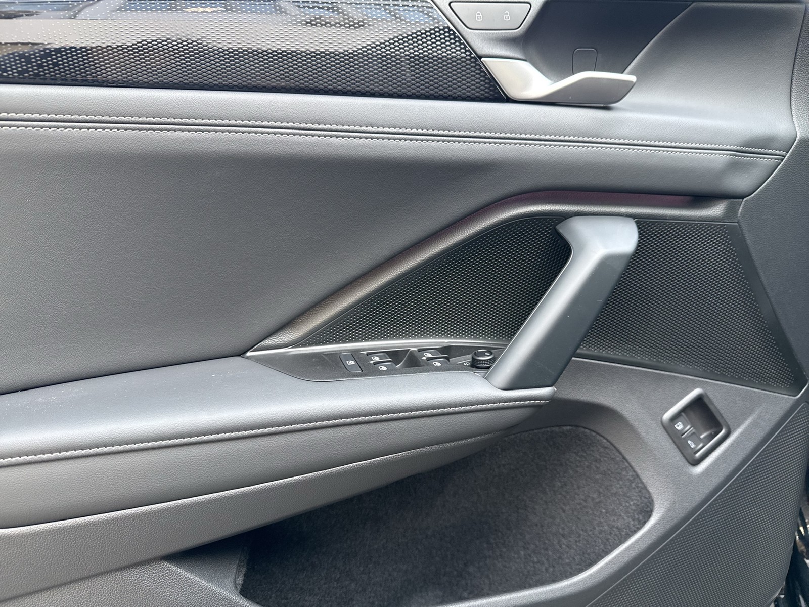 Volkswagen Tiguan 1.5 HYBRID LIFE AHK CAM LM18 CARPLAY