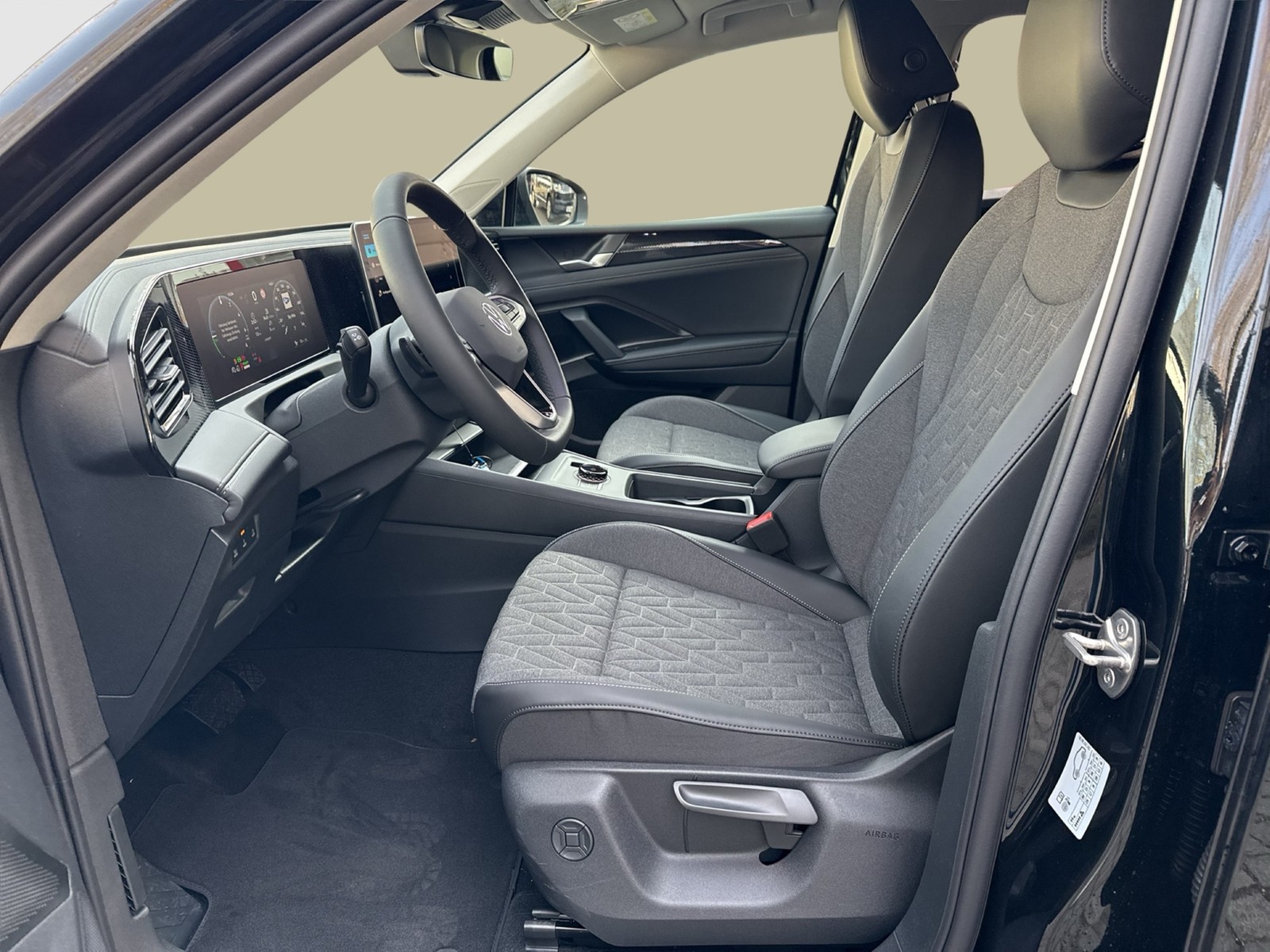 Volkswagen Tiguan 1.5 HYBRID LIFE AHK CAM LM18 CARPLAY