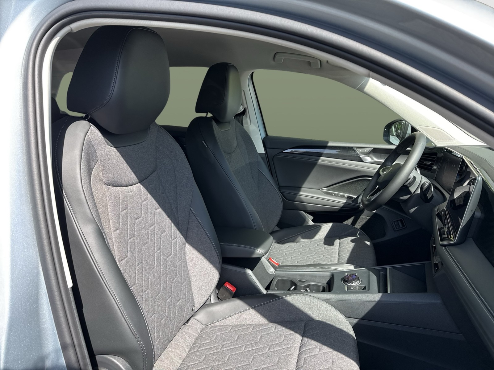 Volkswagen Tiguan 1.5 HYBRID LIFE AHK CAM ACC LED+ NAVI