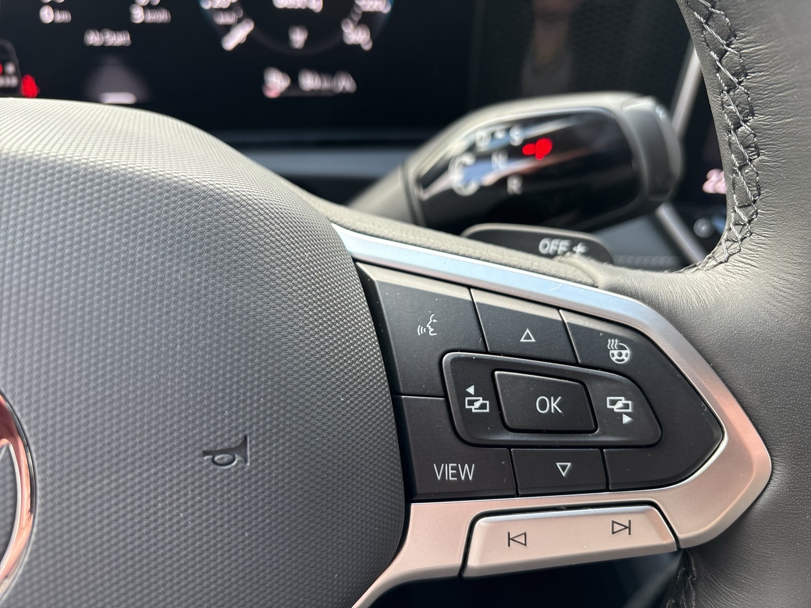 Volkswagen Tiguan 1.5 HYBRID LIFE CAM CARPLAY SITZHEIZUNG