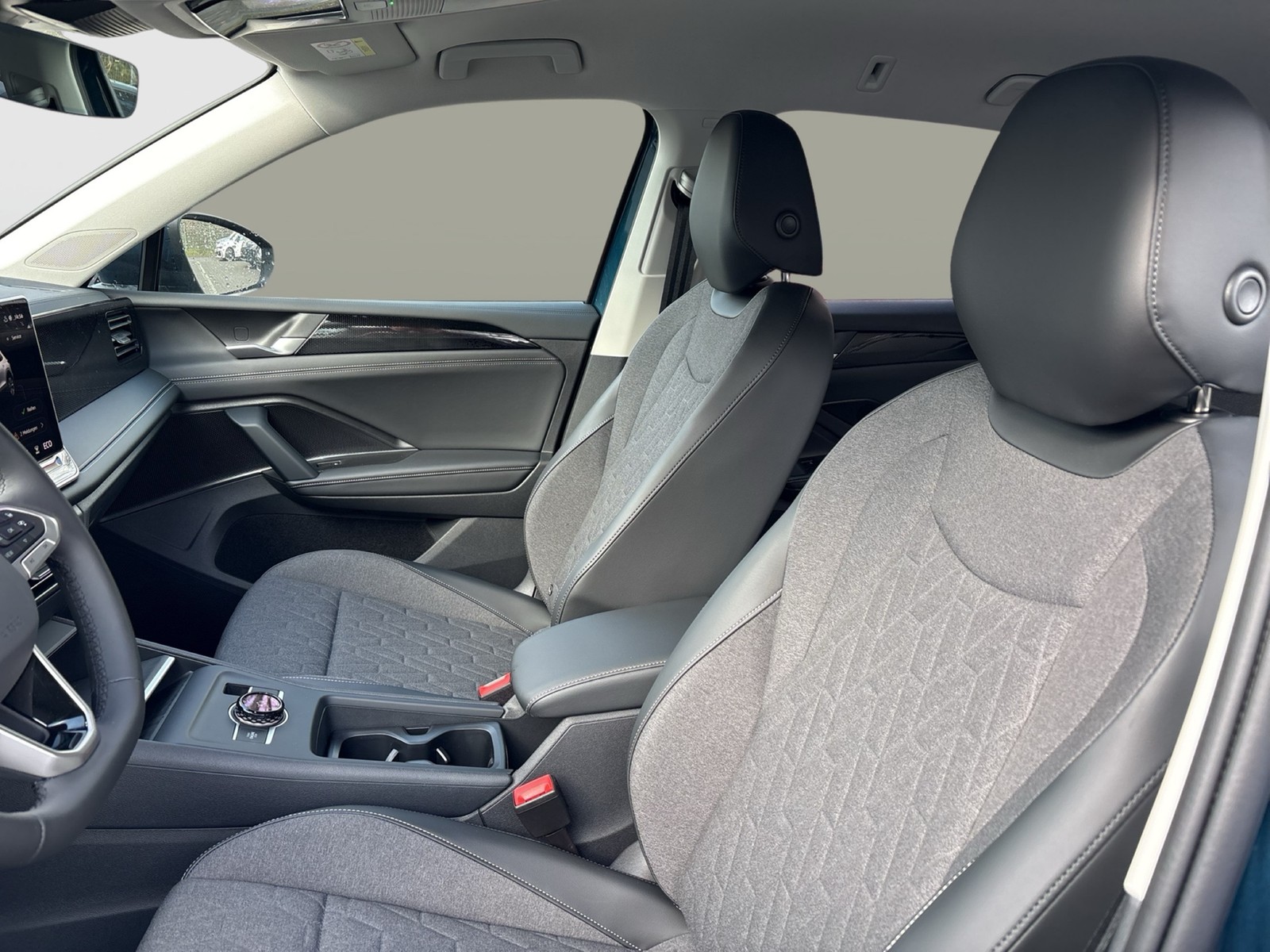 Volkswagen Tiguan 1.5 HYBRID LIFE CAM CARPLAY SITZHEIZUNG