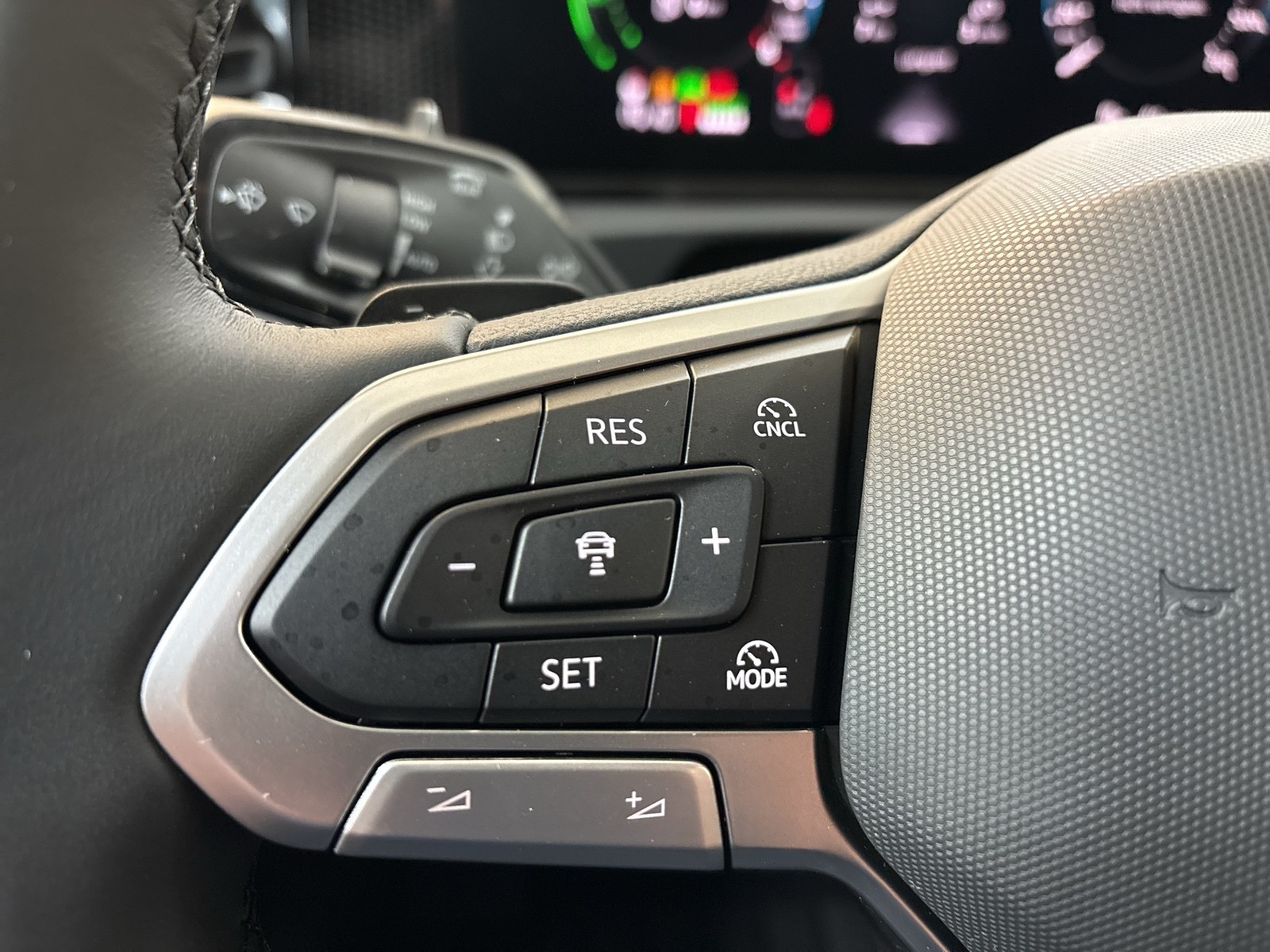 Volkswagen Tiguan 1.5 HYBRID LIFE 360°CAM ACC LM18 NAVI