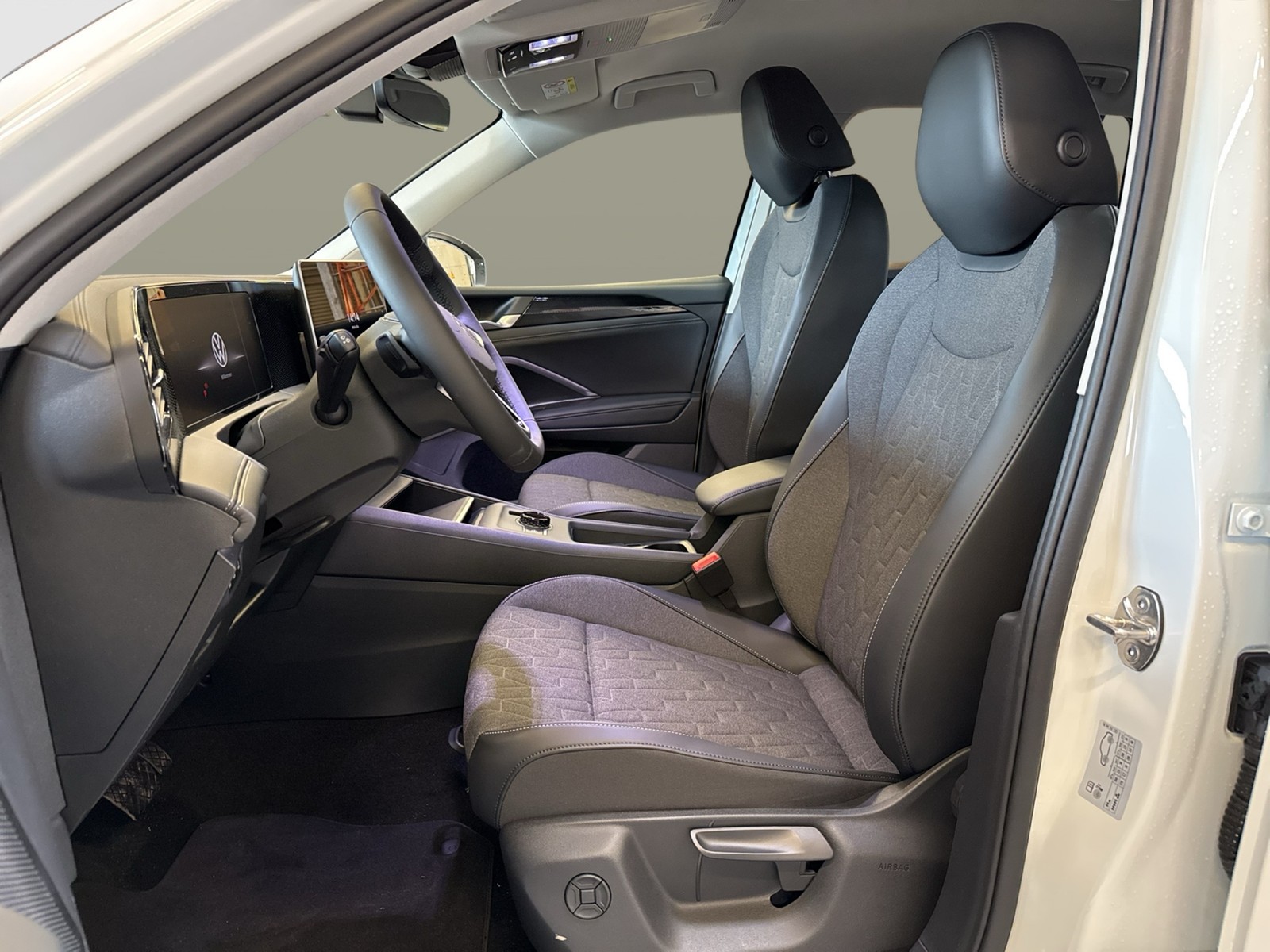 Volkswagen Tiguan 1.5 HYBRID LIFE 360°CAM HEAD-UP MATRIX