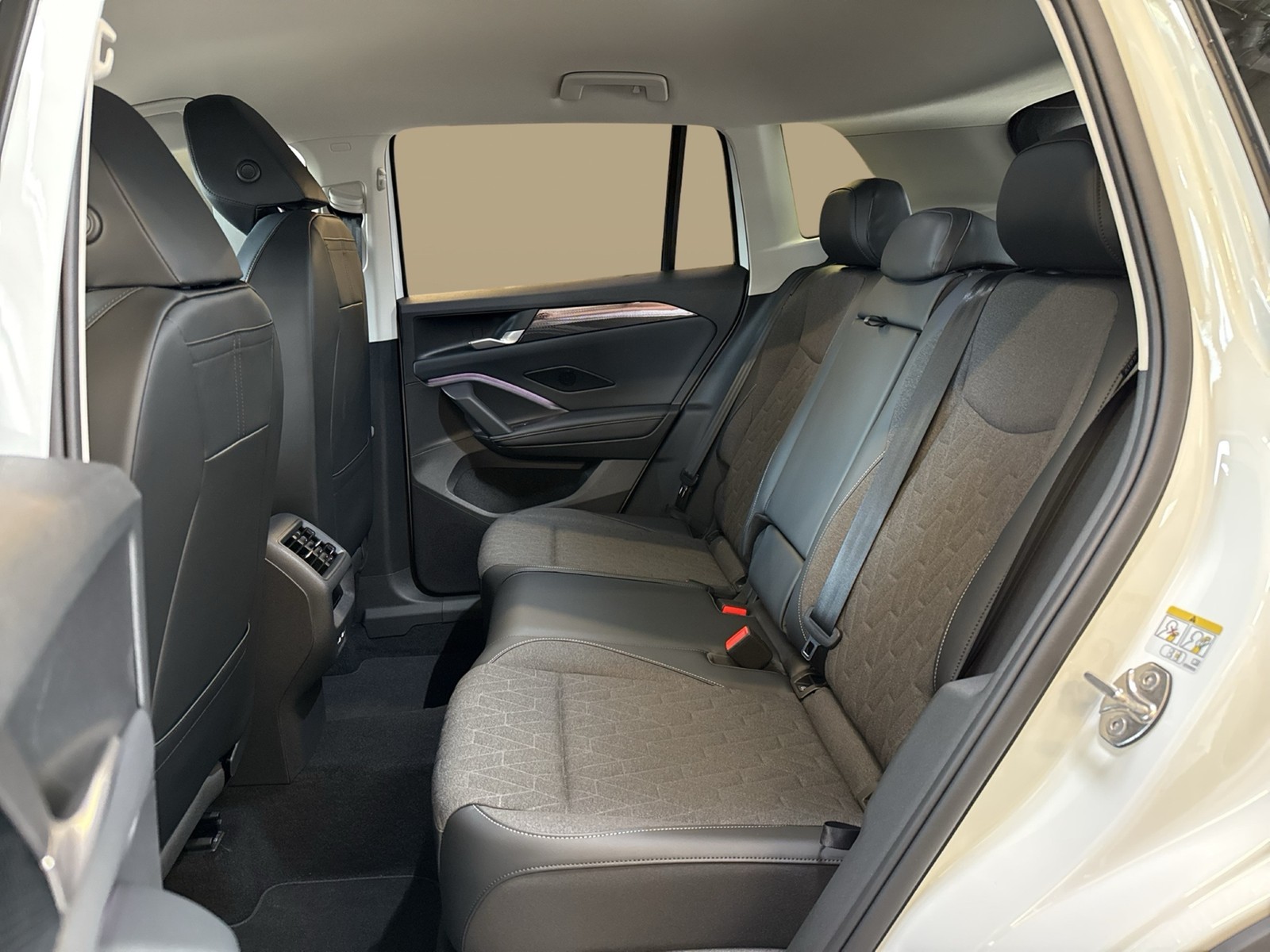 Volkswagen Tiguan 1.5 HYBRID LIFE 360°CAM HEAD-UP MATRIX