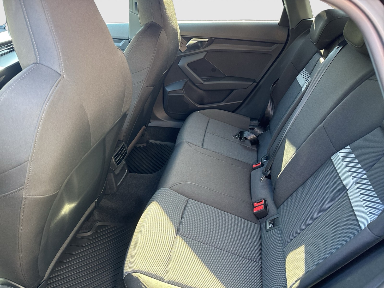 Audi A3 30 advanced ACC NAVI+ LM17 SITZHEIZUNG LED