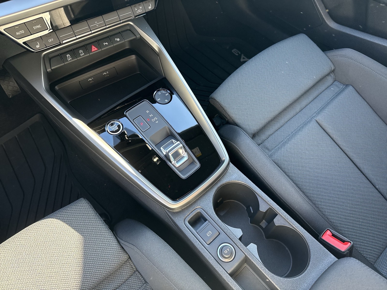 Audi A3 30 advanced ACC NAVI+ LM17 SITZHEIZUNG LED