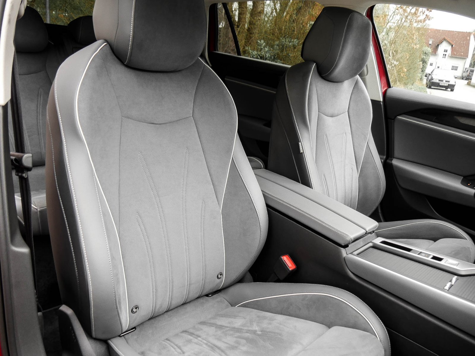 Volkswagen Passat Variant 1.5 eTSI BUSINESS NEUESMODELL AHK LM17