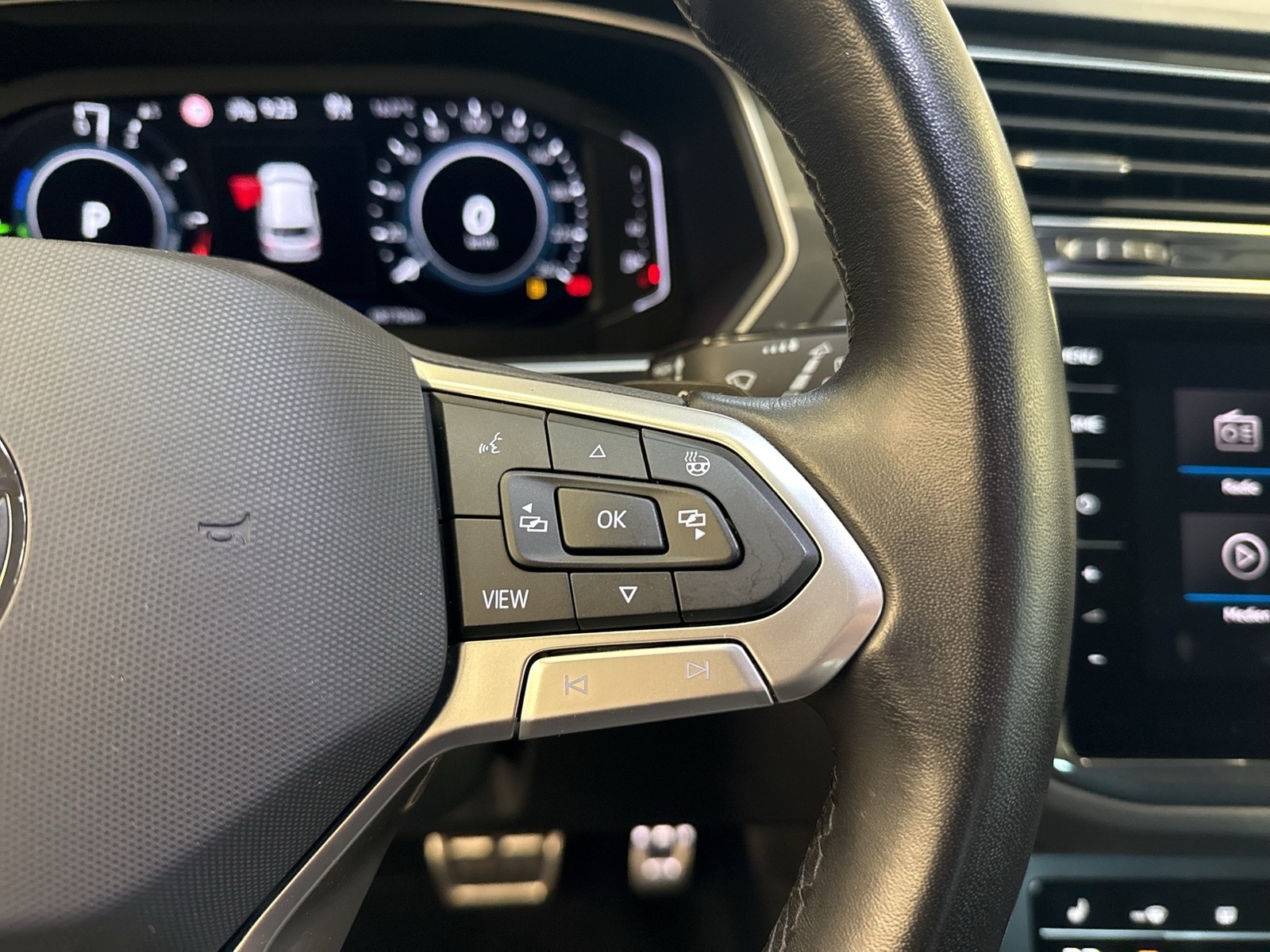 Volkswagen Tiguan 1.4 HYBRID ACTIVE PANO AHK CAM ACC NAVI