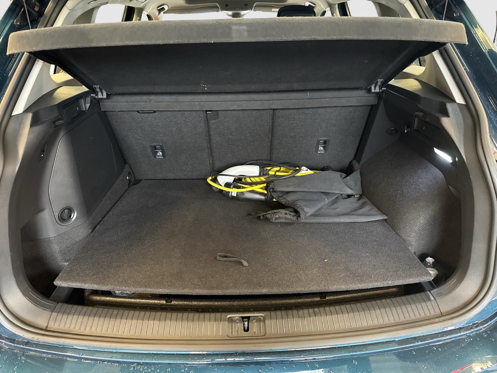 Volkswagen Tiguan 1.4 HYBRID ACTIVE PANO AHK CAM ACC NAVI