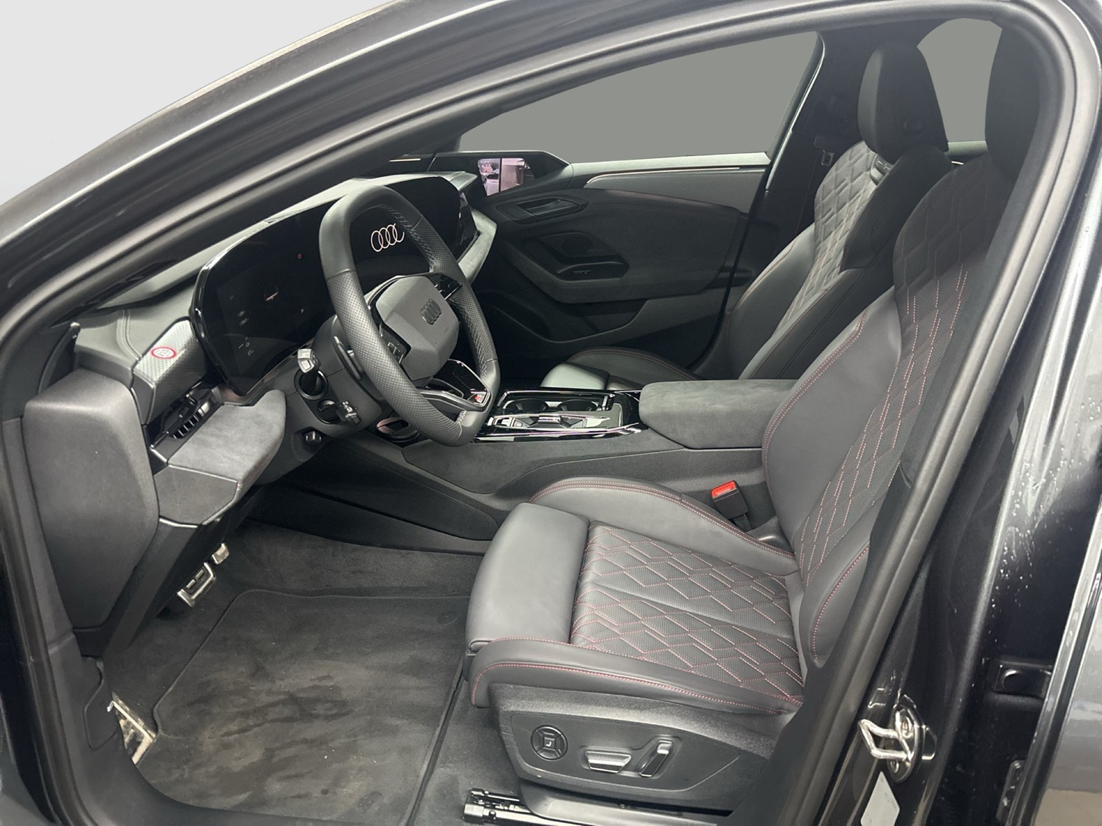 Audi A6 e-tron Avant quattro S LINE TECHPRO PANO 21"