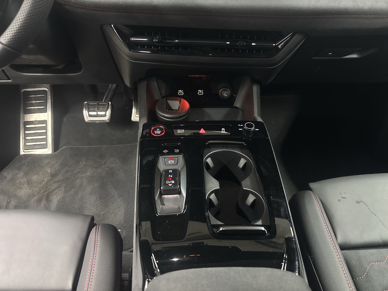 Audi A6 e-tron Avant quattro S LINE TECHPRO PANO 21"