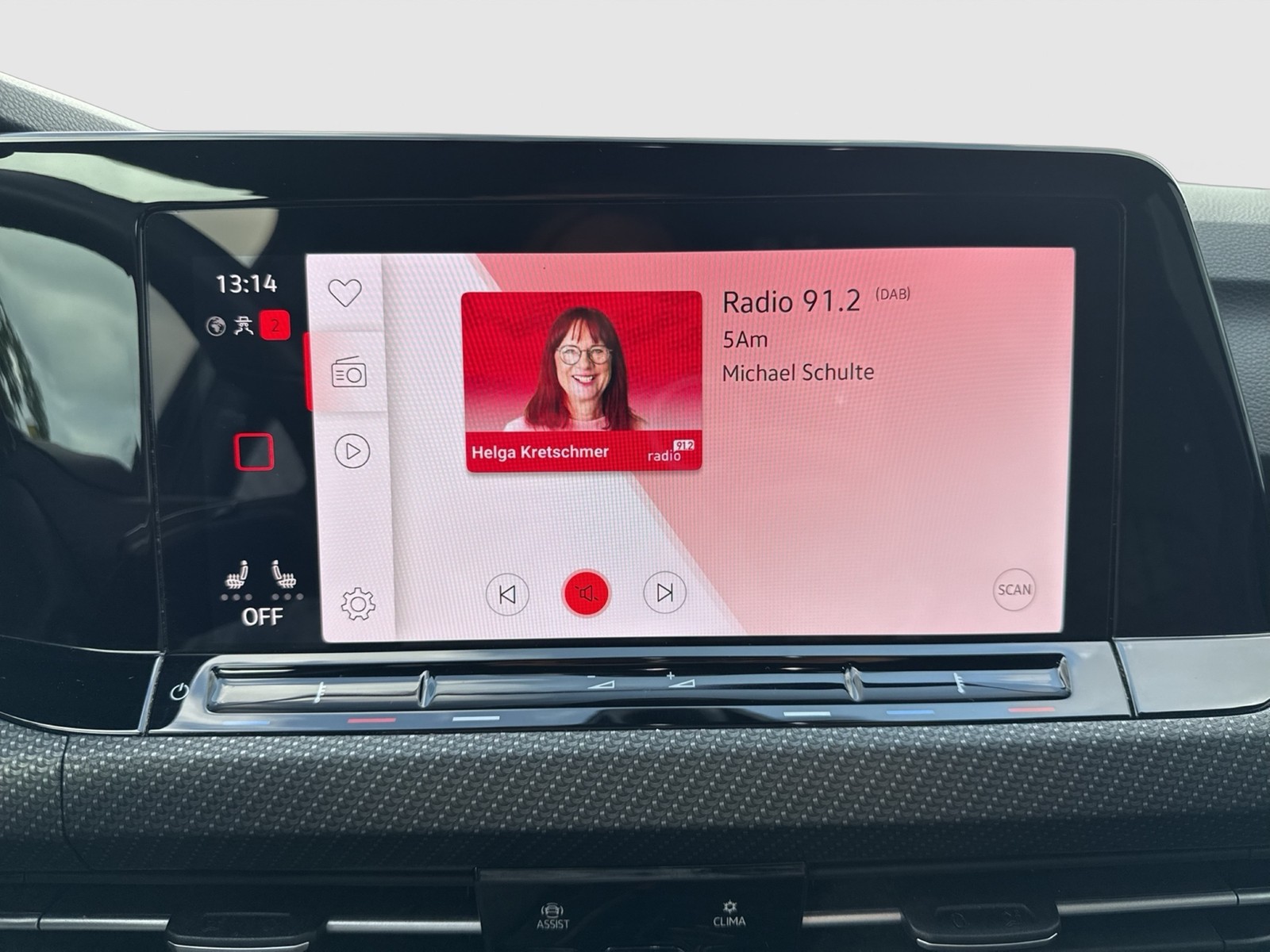 Volkswagen Golf VIII 1.5 eTSI R-LINE CAM LM18 CARPLAY LED