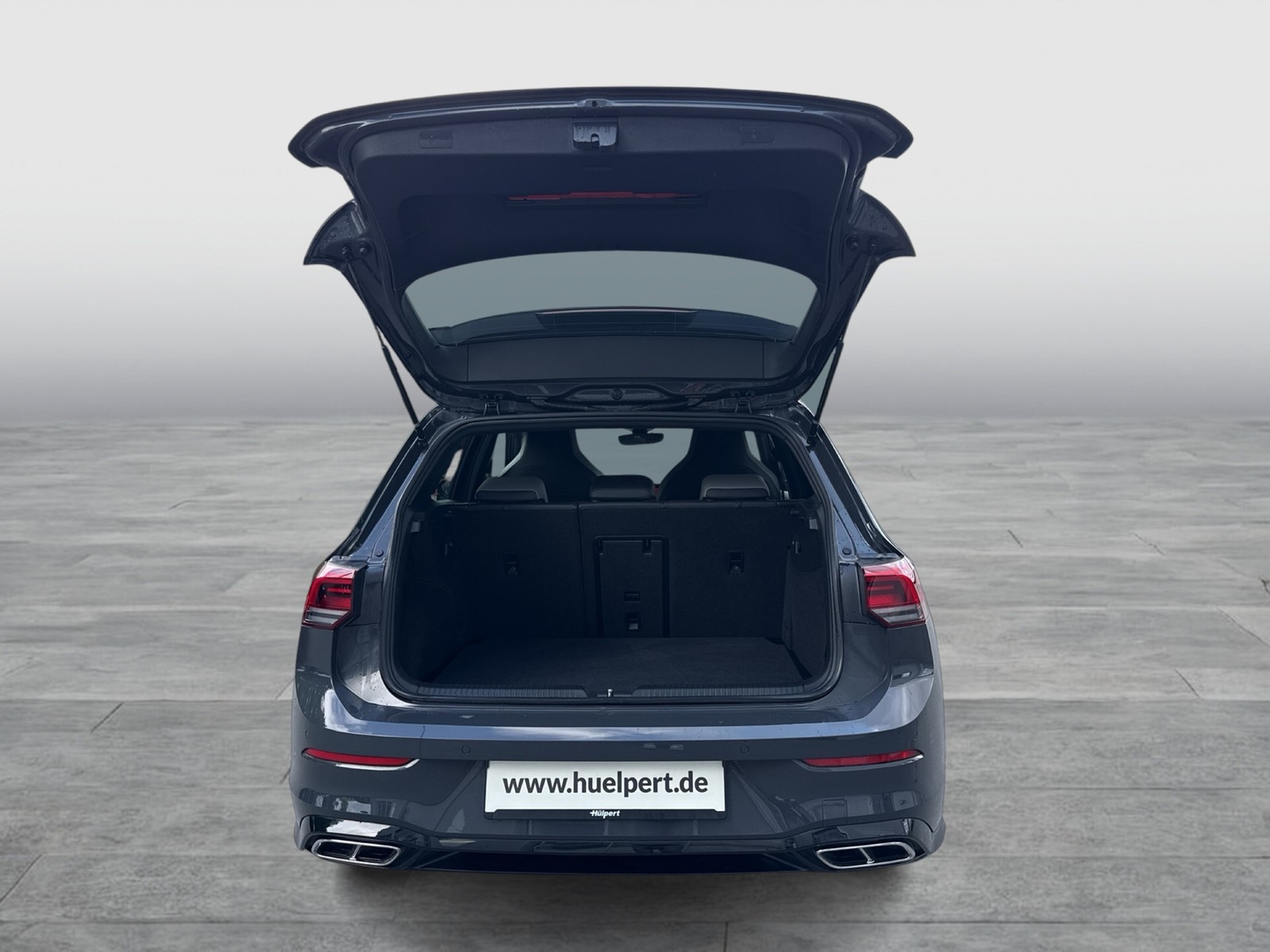 Volkswagen Golf VIII 1.5 eTSI R-LINE CAM LM18 CARPLAY LED