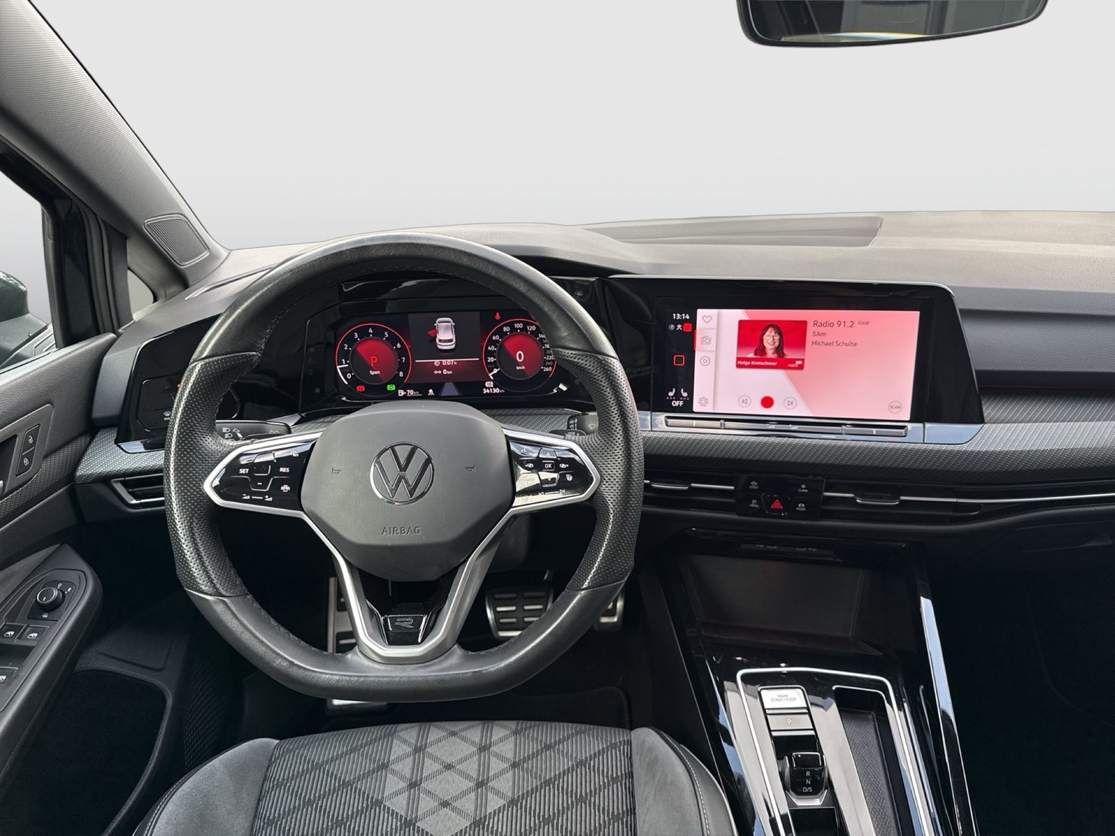 Volkswagen Golf VIII 1.5 eTSI R-LINE CAM LM18 CARPLAY LED