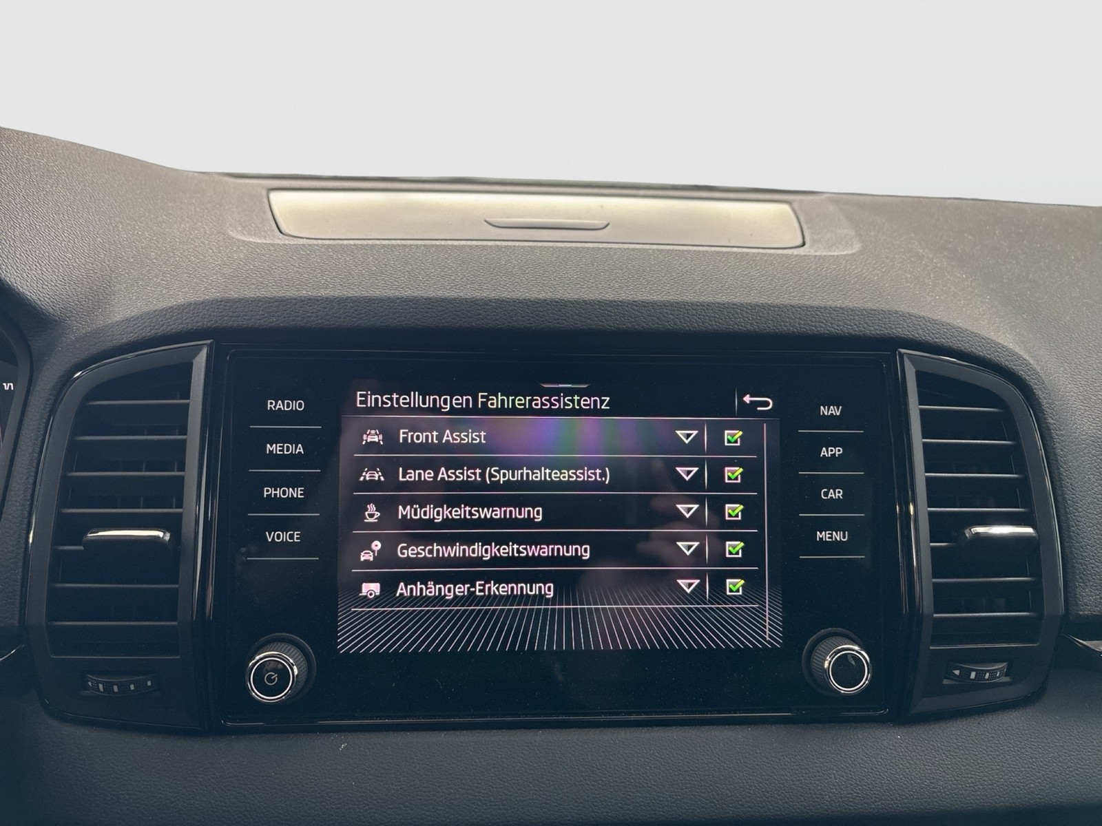 Skoda Karoq 1.5 SPORTLINE AHK CAM LM18 MATRIX E-KLAPPE