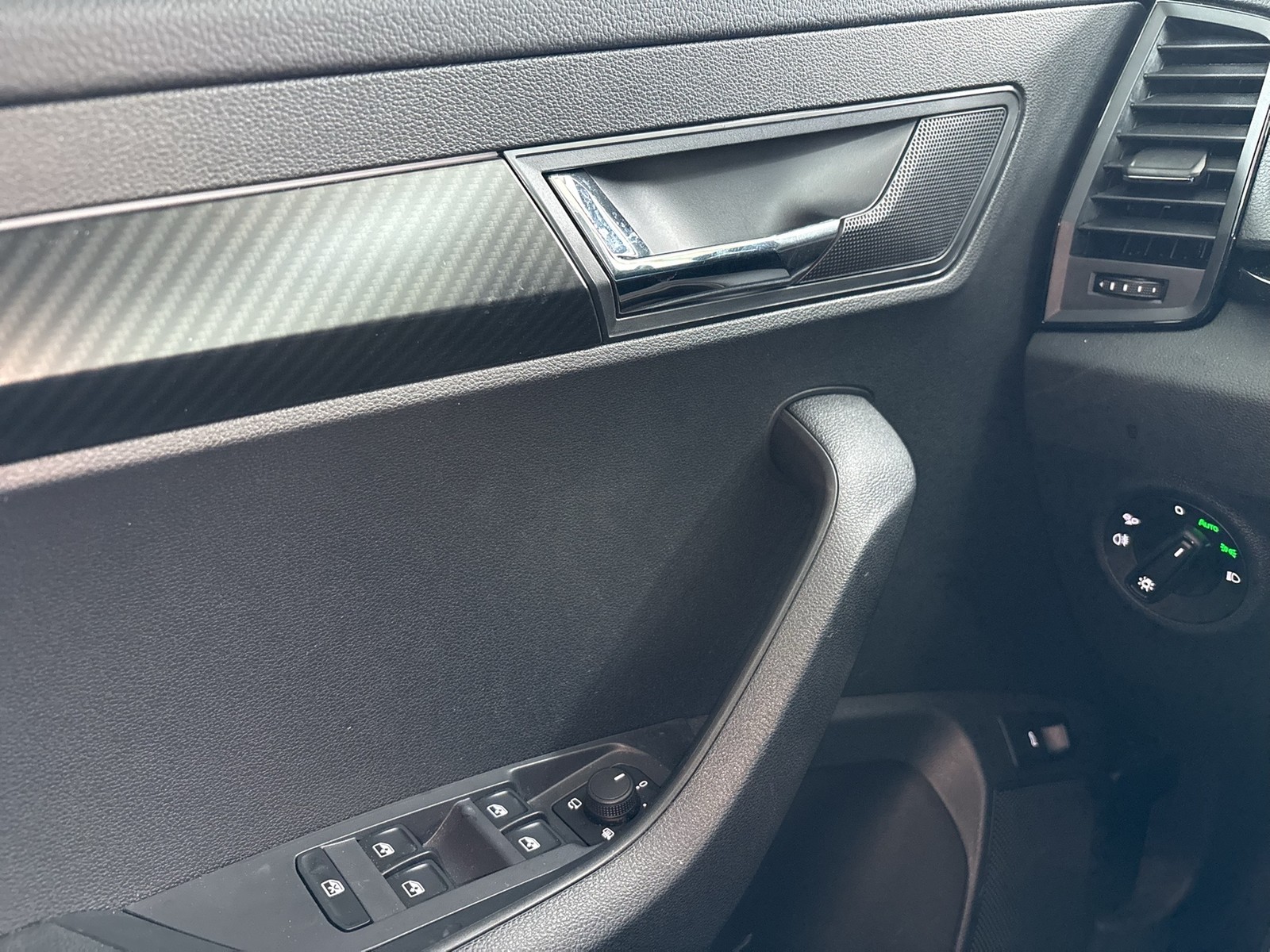 Skoda Karoq 1.5 SPORTLINE AHK CAM LM18 MATRIX E-KLAPPE